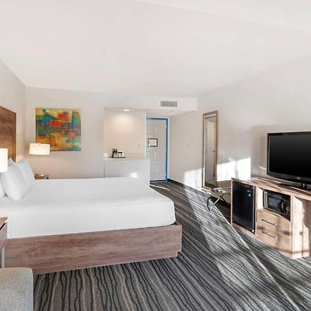 Best Western Posada Royale Hotel & Suites Сими-Вэлли Экстерьер фото
