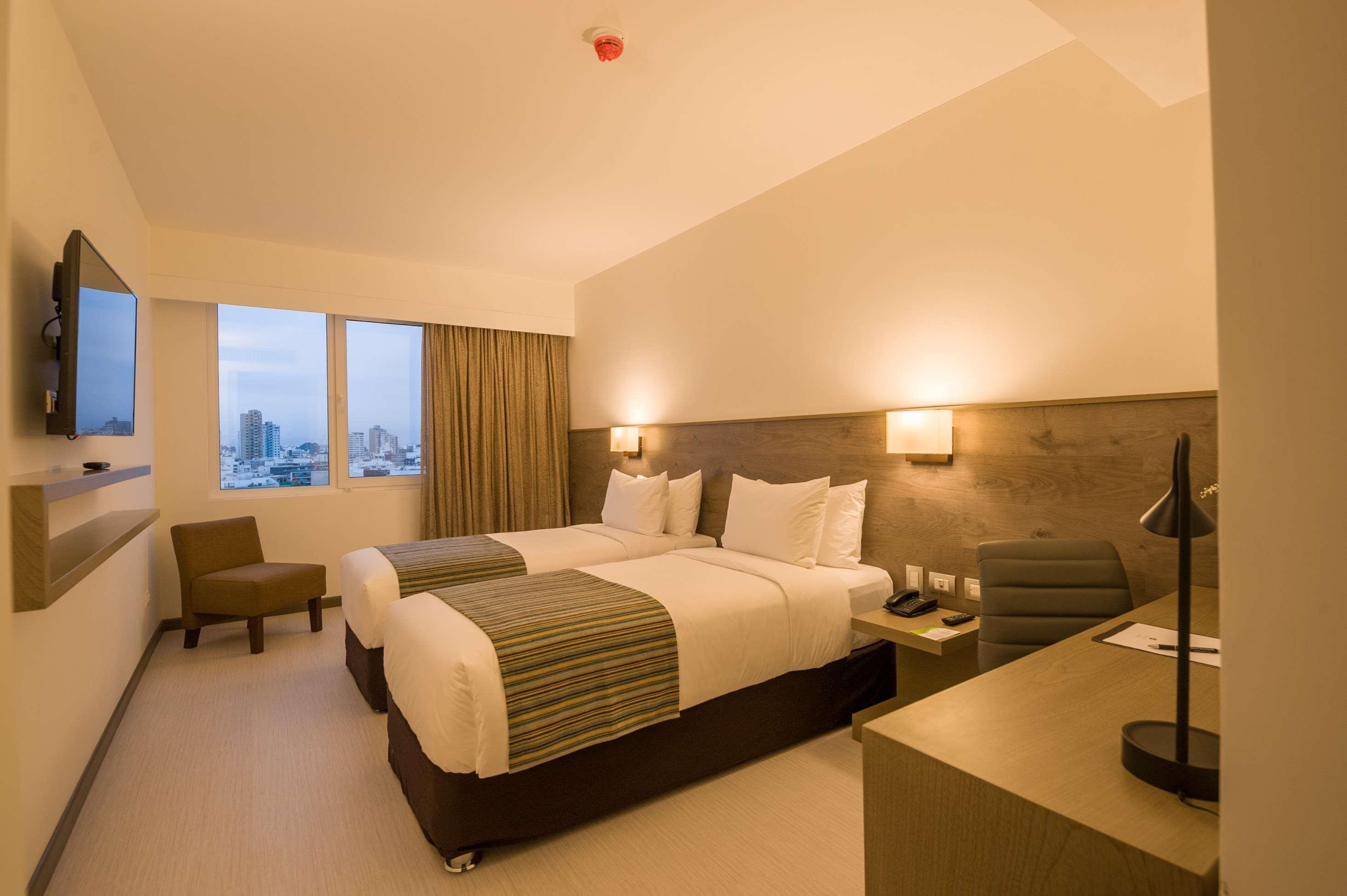 Best Western Posada Royale Hotel & Suites Сими-Вэлли Экстерьер фото