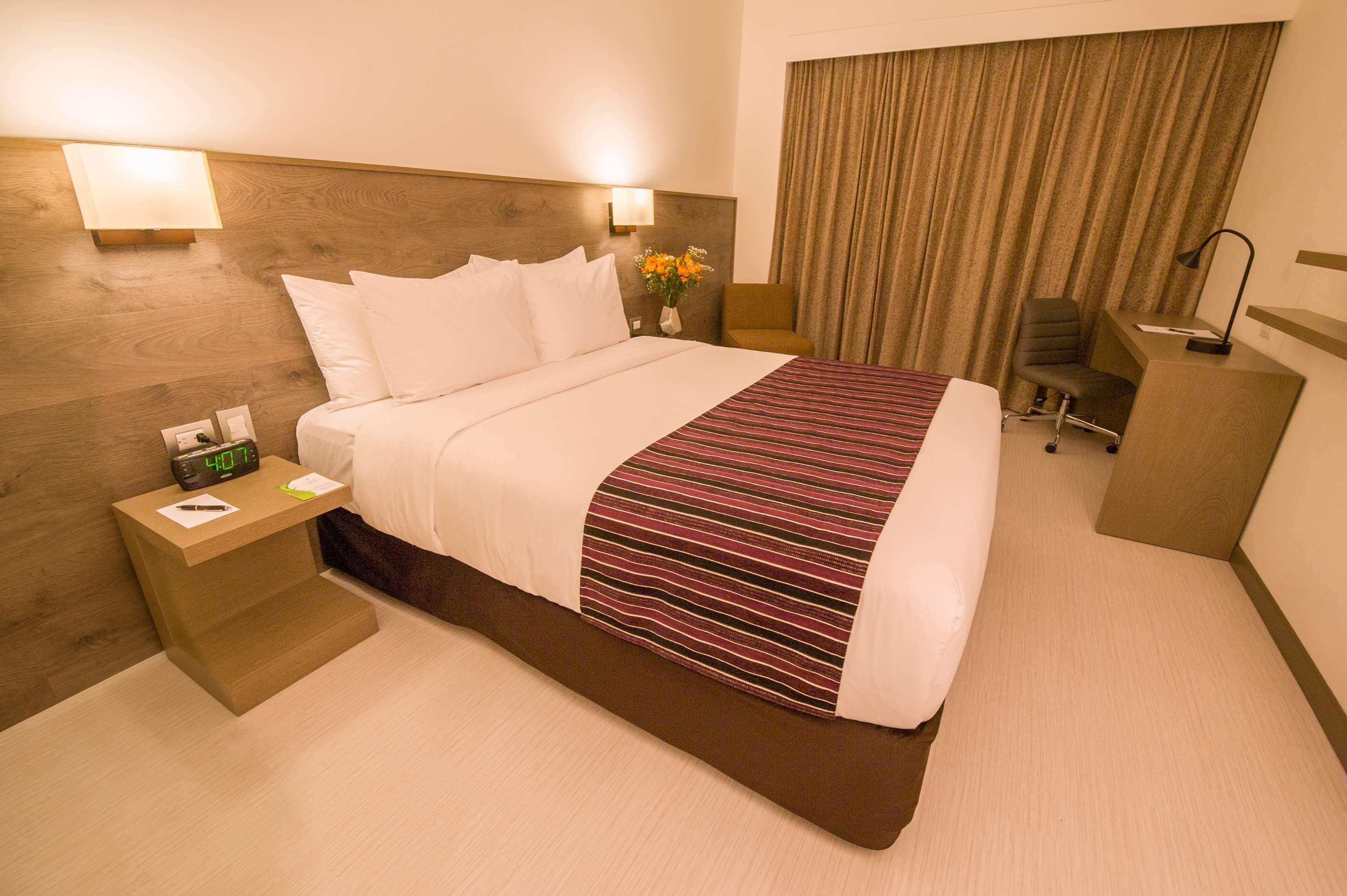 Best Western Posada Royale Hotel & Suites Сими-Вэлли Экстерьер фото