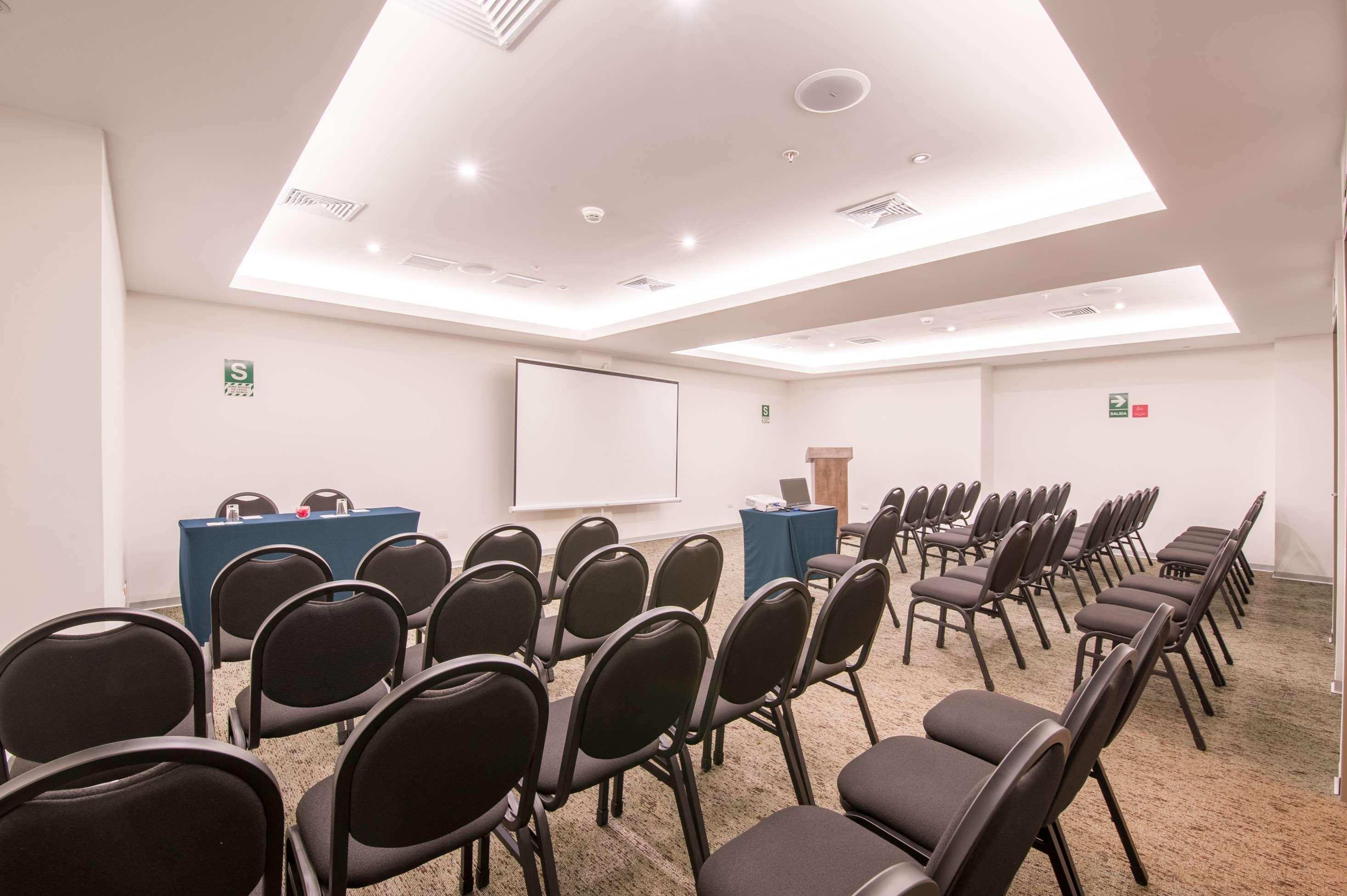 Best Western Posada Royale Hotel & Suites Сими-Вэлли Экстерьер фото