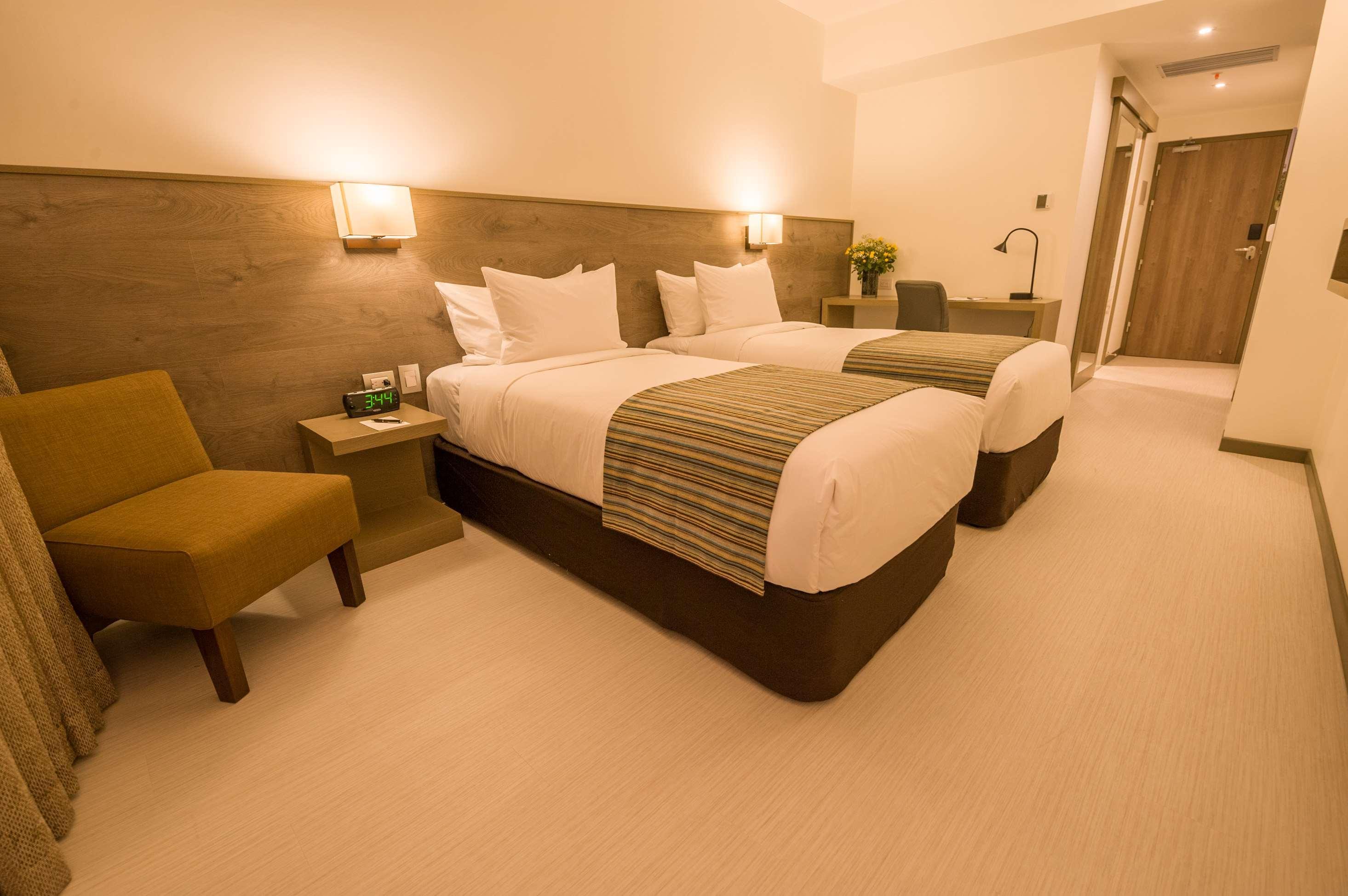 Best Western Posada Royale Hotel & Suites Сими-Вэлли Экстерьер фото